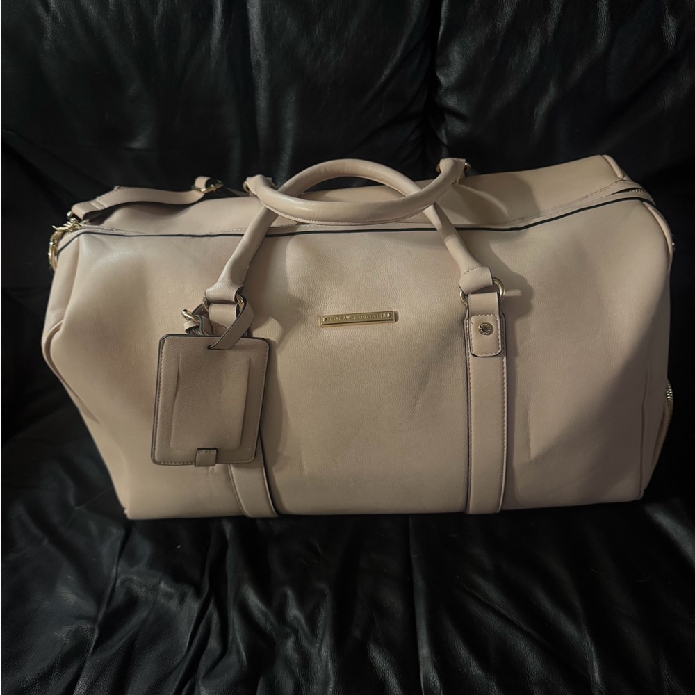 Poppy & Peonies blush duffle bag BNWOT